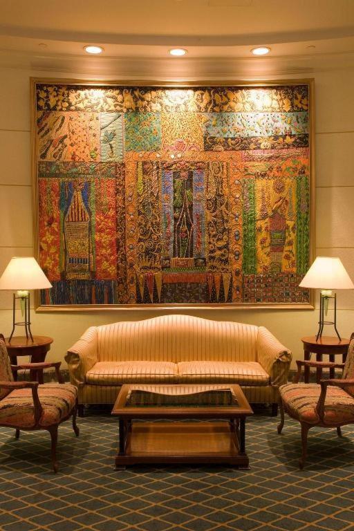 Hotel Marco Polo Davao Stadt Exterior foto The lobby of the Four Seasons Hotel, Washington, D.C.