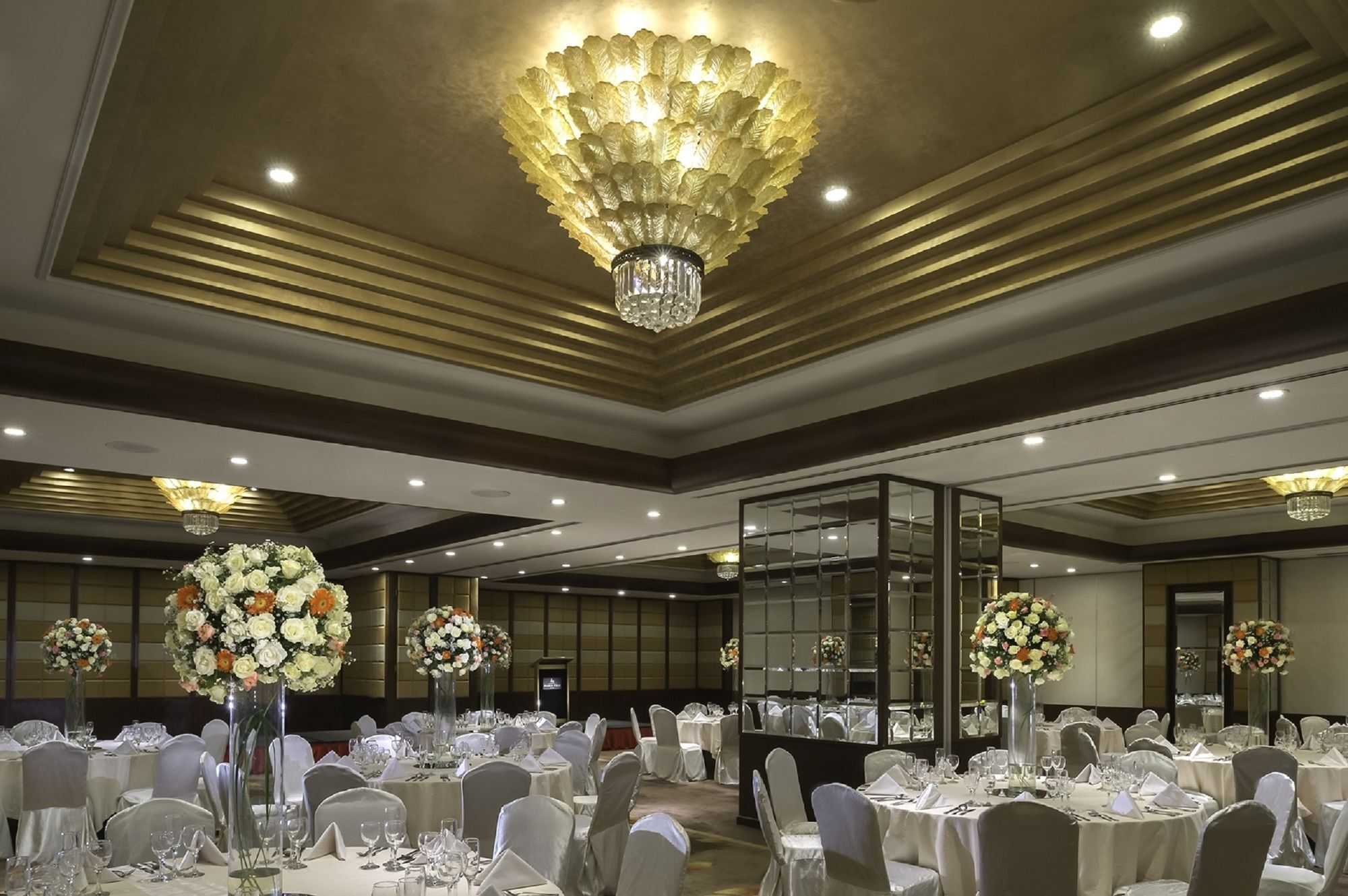 Hotel Marco Polo Davao Stadt Exterior foto The ballroom